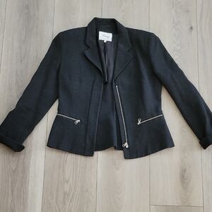 Elegant Black Blazer with Zipper Details